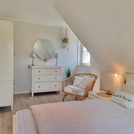 Apartment Duene 4 - Ferienunterkunft Mit Eigenem Garten In Der Beliebten Duenenresidenz - Sanftes Meeresrauschen Inklusive Karlshagen