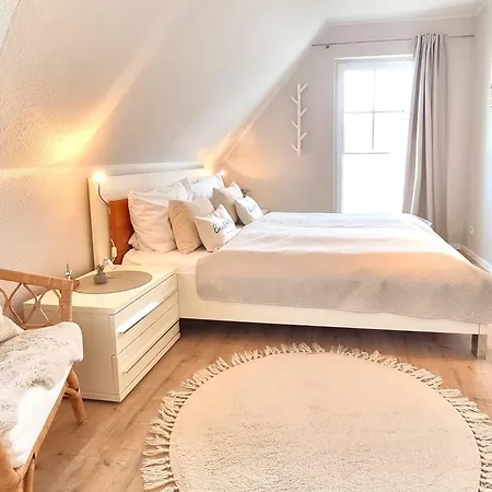 Apartment Duene 4 - Ferienunterkunft Mit Eigenem Garten In Der Beliebten Duenenresidenz - Sanftes Meeresrauschen Inklusive